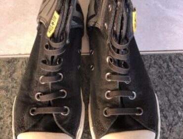 Batman-converse-shoes-370×493-1