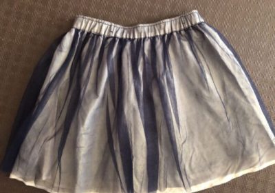 Girls-blue-gold-skirt-657×493-1