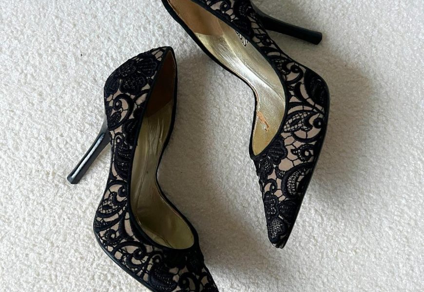 Guess Women’s Black Courts