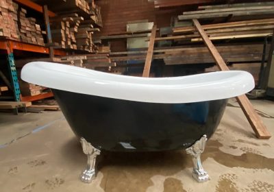 BlackWhite-Freestanding-Acrylic-Bath-Tub-1