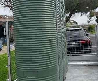 Offering-a-robust-water-tank-ideal-for-various-storage-needs.-Dimens-
