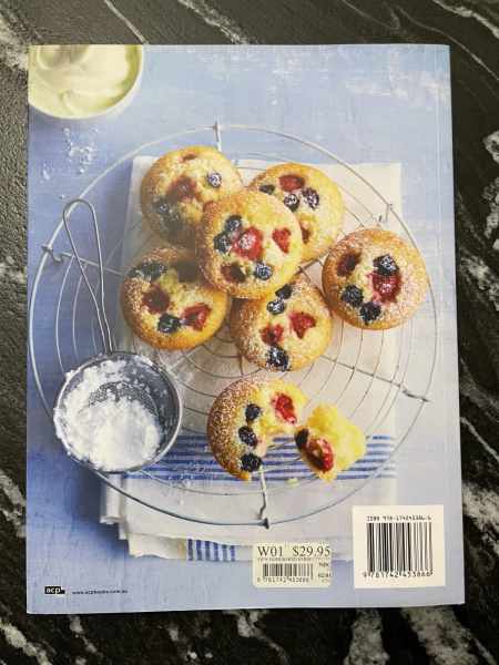Womens Weekly Homebaked Cookbook