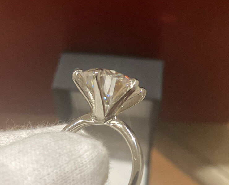 DIAMOND RING 10 CT LAB