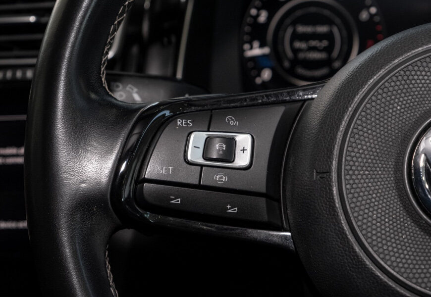 2019 Volkswagen Golf R